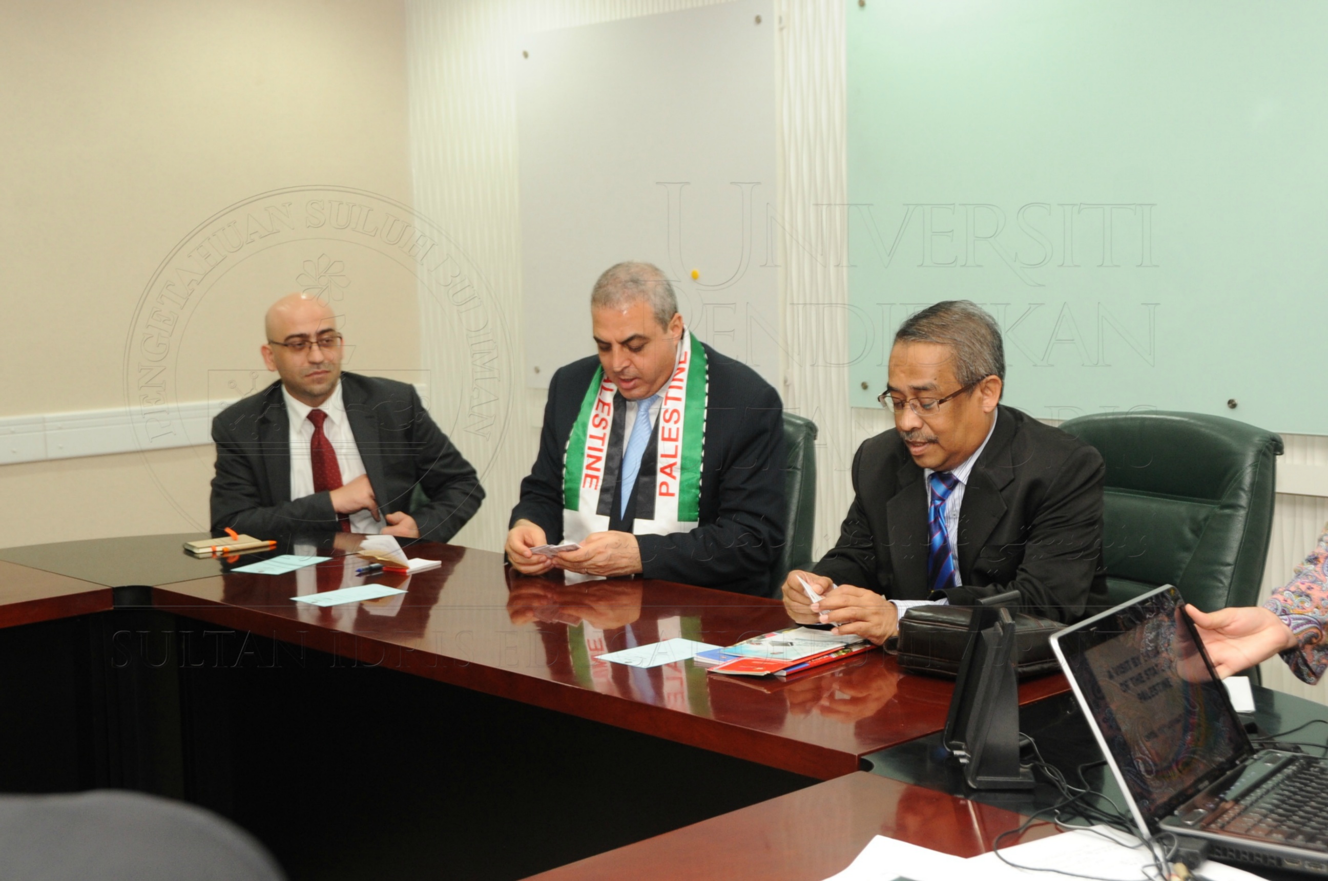 PRO 16 3 PALESTINEHAS 7616